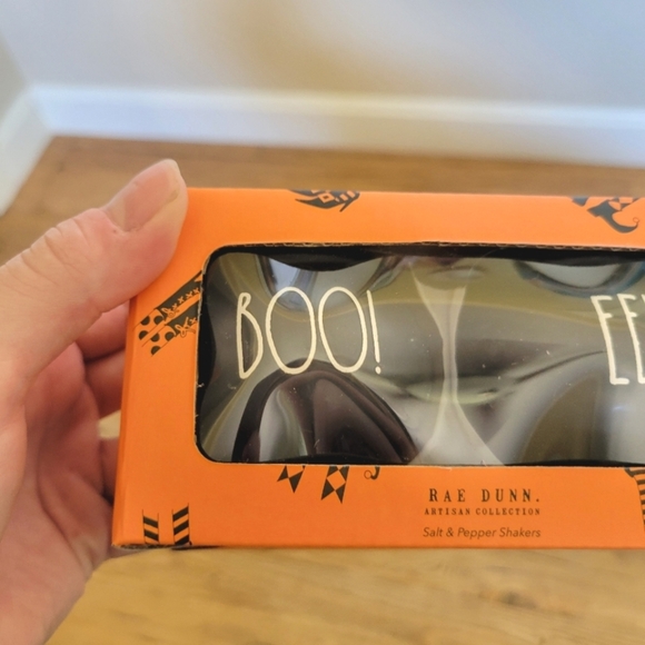 NEW Rae Dunn EEK! & BOO! Salt and Pepper Shakers Halloween 2022 - Picture 3 of 4